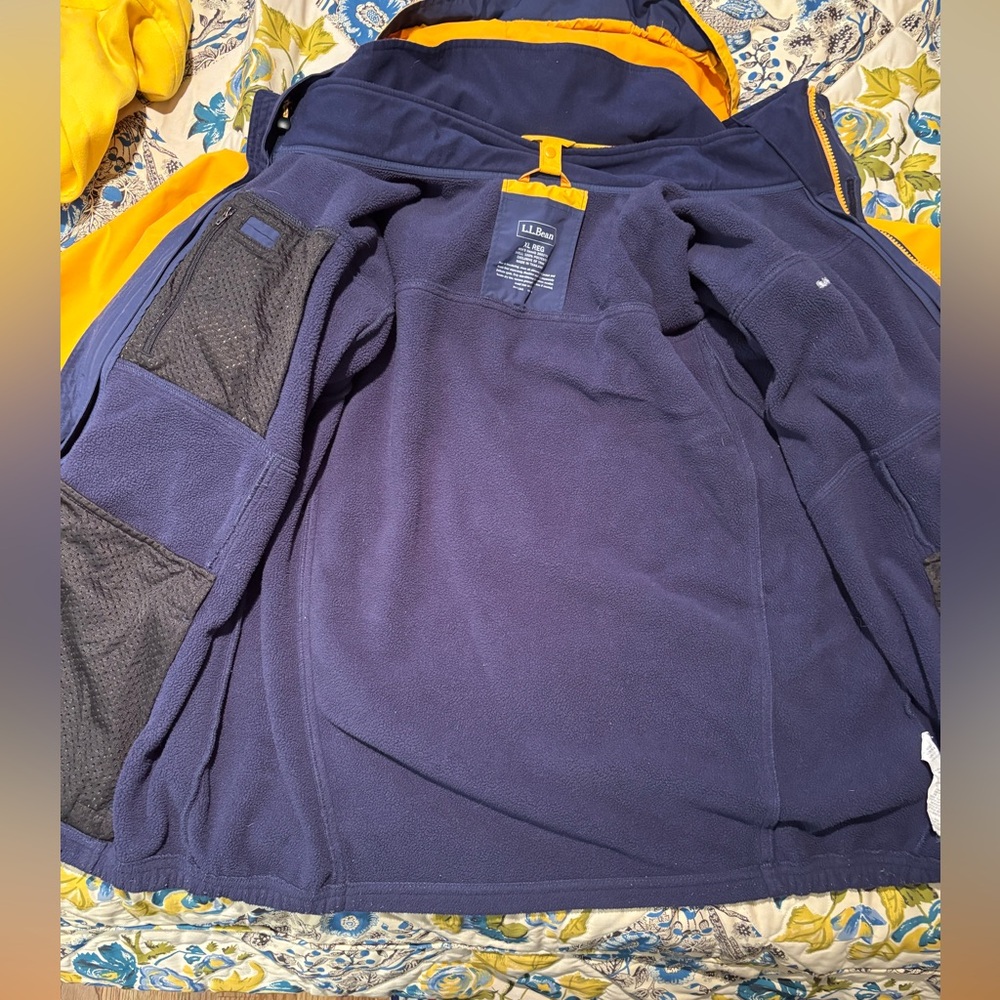 L.L. Bean 3-in-1 jacket, Shell + Insulator, Yellow and Navy, Men’s size XL-Reg - Picture 6 of 11